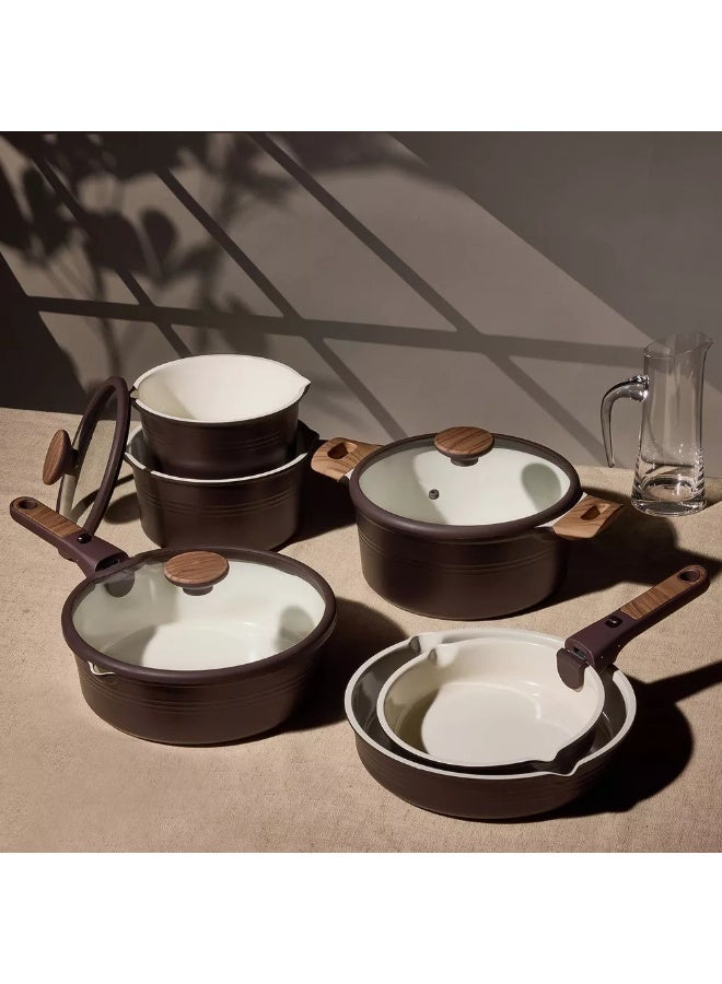 كاروت طقم أواني كاروت 24 قطع سيراميك غير لاصق بمقابض قابلة للفصل، خالٍ من PFAS لطهي صحي، تصميم قابل للتكديس مع فتحات صب، متوافق مع جميع المواقد وآمن لغسالة الصحون (شوكولاتة) - Image 5